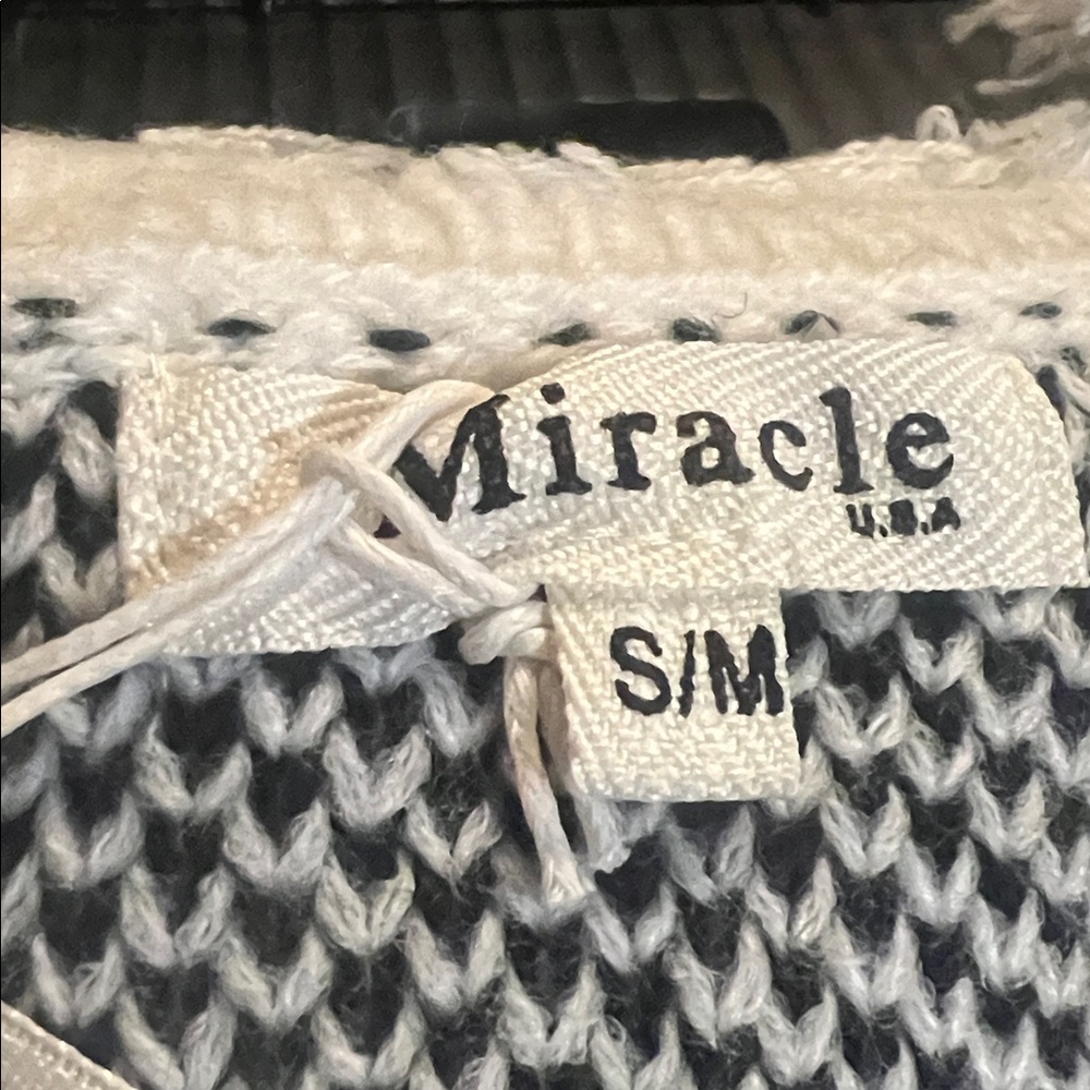 Miracle Black White Star print V Neck Long Sleeve Knit Sweater - Picture 3 of 6